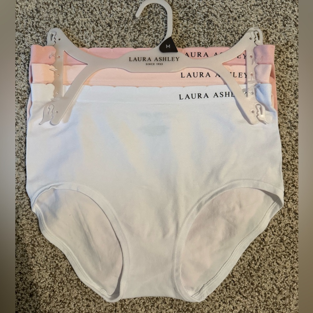 Laura Ashley Women’s NWT brief high rise underwear